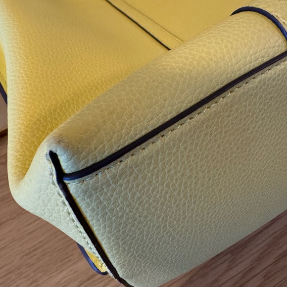 Authentic Tory Burch Triple Compartment Perry - Picture 11 of 14